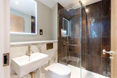 Dragon Suites - City Centre 2 Bed Luxury Mews House - image 9