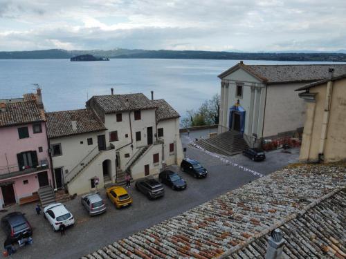 la rocca sul lago