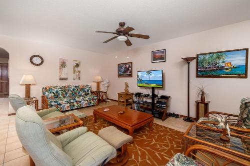 Kahaluu Bay Villas 304