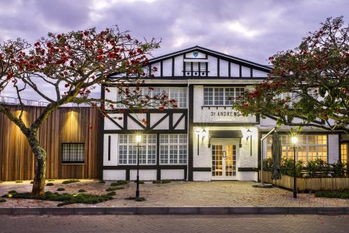 Фасада на хотела, Royal St Andrews Hotel Spa and Conference Centre in Порт Алфред