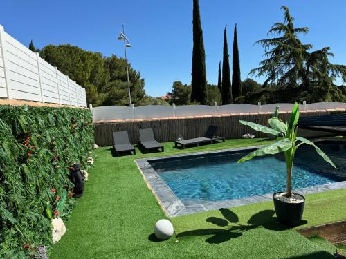 Détente avec superbe piscine à 15mn de Montpellier - Pension de famille - Juvignac