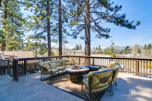 South Lake Tahoe Townhome Walk to Lake!