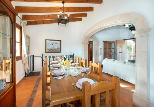 Five-Bedroom Villa image 10