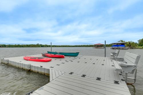 Family-Friendly Alvarado Lake Home with Kayak, Canoe