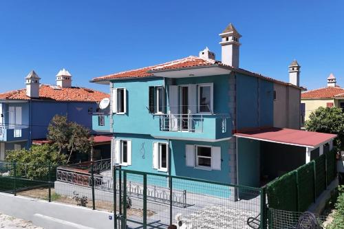Kuşadası merkezde denize 5dk modern villa