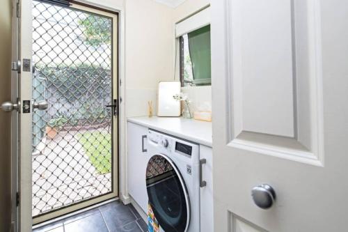 Character and Charm 3BR home with free wine - image 4