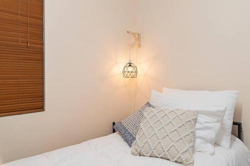 Three-Bedroom Townhouse image 9