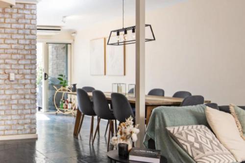 Three-Bedroom Townhouse image 3