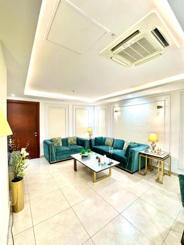 Gold Crest Mall One Bed luxury Apartment- Mirhaa Homes - image 4
