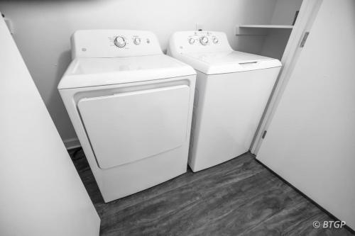 Retro Retreat Walk to Graceland with Free Parking and Wifi Retro Retreat Walk to Graceland with Free Parking and Wifi