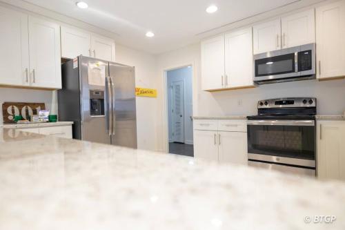 Retro Retreat Walk to Graceland with Free Parking and Wifi Retro Retreat Walk to Graceland with Free Parking and Wifi