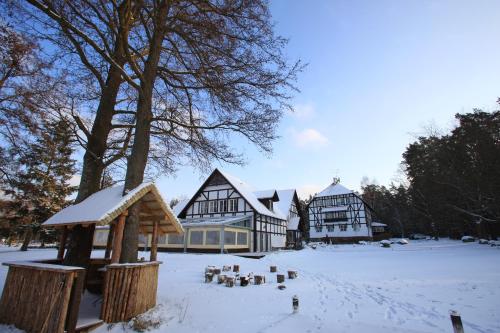 Зручності, Jablon Lake Resort in Каліжкі