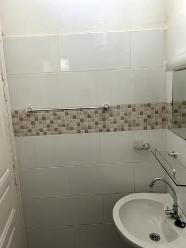 Chambre privée avec SDB intérieure & Breakfast & Sans clim Chambre privée avec SDB intérieure & Breakfast & Sans clim