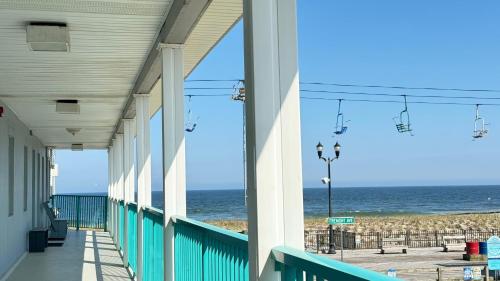 Boardwalk Sand & Surf Beach Hotel Oceanfront