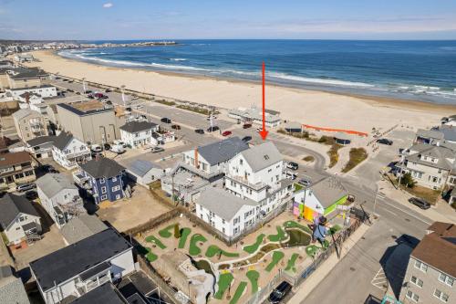 Newly Renovated Patio Steps To Beach