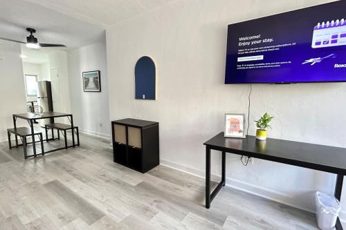 Contemporary Haven in Historic South Beach in Miami Beach, USA