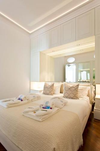 Boutique Rentals- THE CLéRiGoS Apt w/ patio, Porto (foto 3)