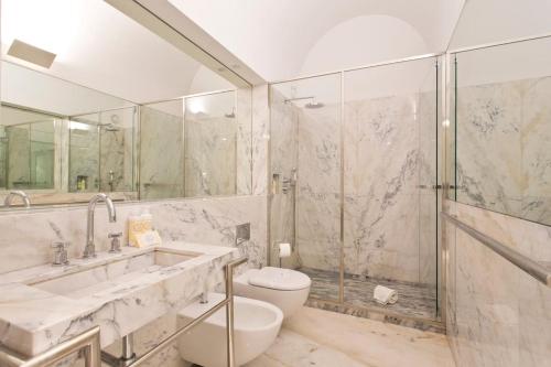 Boutique Rentals- THE CLéRiGoS Apt w/ patio, Porto (foto 6)
