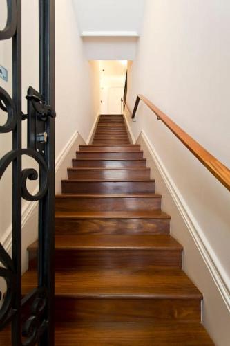 Boutique Rentals- THE CLéRiGoS Apt w/ patio, Porto (foto 8)
