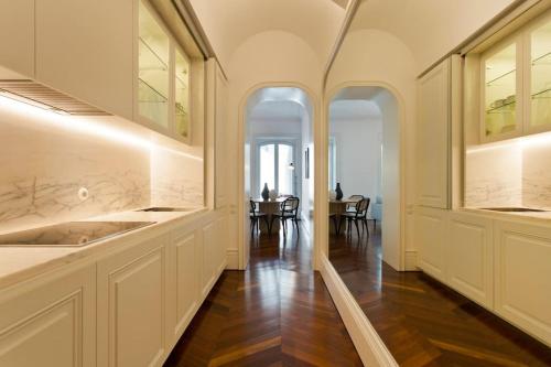 Boutique Rentals- THE CLéRiGoS Apt w/ patio, Porto (foto 10)