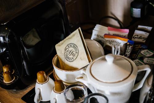 Clifton Arms Hotel - image 2