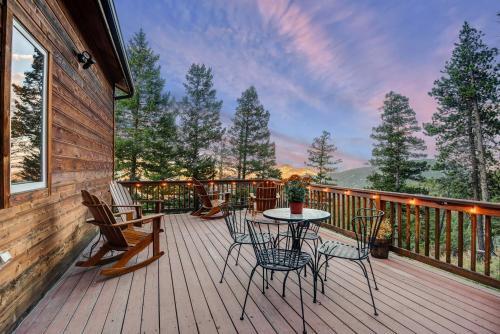 NEW! Mountain Cabin with Views - Saltwater Hot tub - Close to Red Rocks - Evergreen