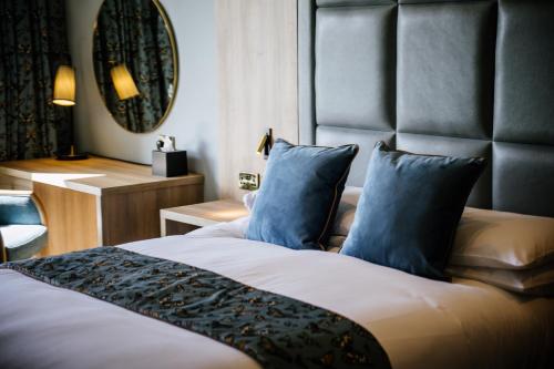 Clifton Arms Hotel - image 6