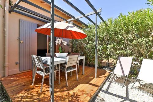 Apartment with Garden View