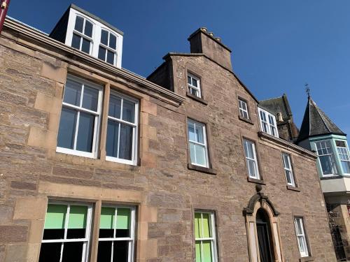 المنظر الخارجي, Squirrel Away At Leven House in كريف