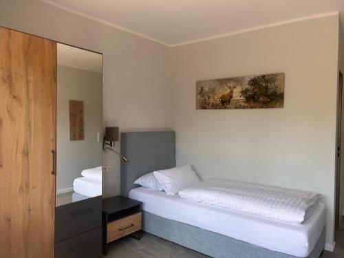Single Room image 10