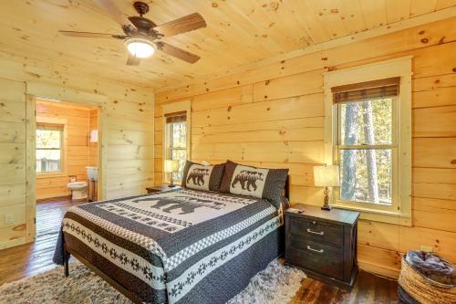 Ellijay Mountain Cabin with Hot Tub and Spacious Deck