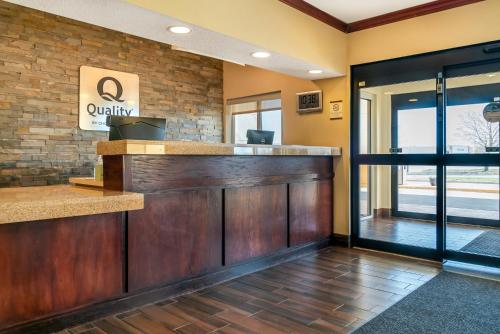 Quality Inn & Suites - image 11