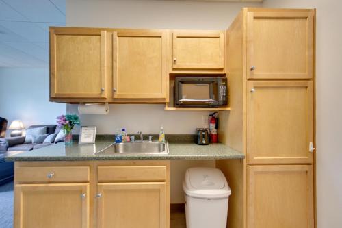Cozy New Kensington Apartment with Shared Amenities in New Kensington, USA