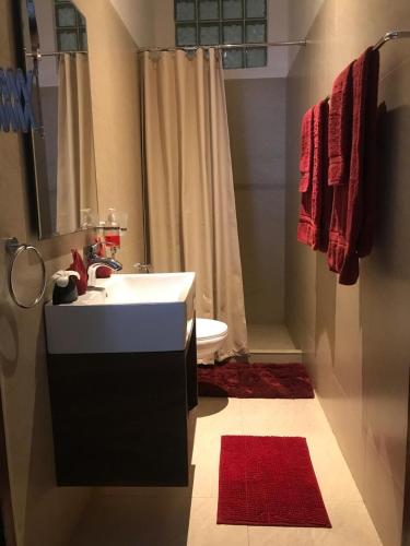 Standard King Room image 2