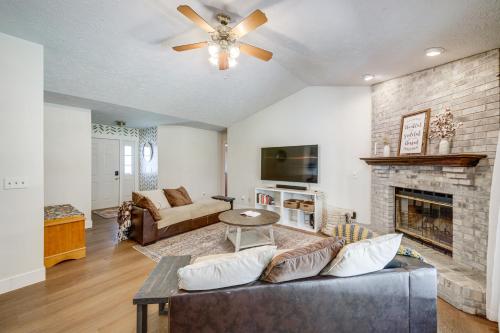 Lovely Terre Haute Home with Private Yard and Hot Tub! in Terre Haute, USA