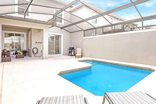ChampionsGate Family Home w Private Pool and BBQ, Osceola