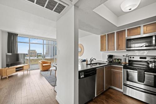 Littlefield Lofts, hosted by Placemakr - 주방