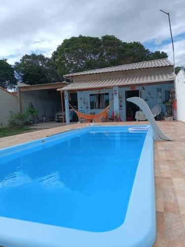 Casa em Unamar com piscina privativa