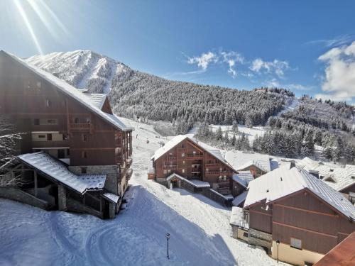 NEW-Ski in & out spacious apartment, Sauna-Gym-Piscine