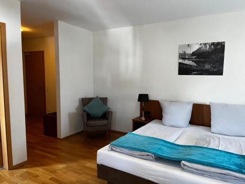 Landgasthof zur Sonne I Hotel & Restaurant 3.6km von Hagenbach entfernt
