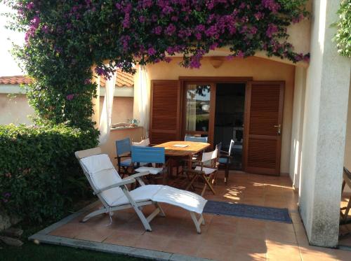 Sardinia,Costa Smeralda , Cannigione Garden apartment, Spacious 2 bedroom sleeps 6