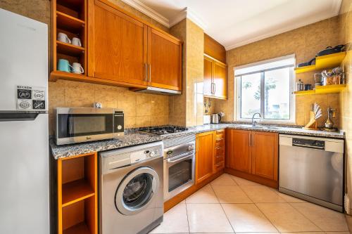 Kitchen, Close to beach Alvor 1 bedroom apartment Villa da Praia AT08 in Torralta
