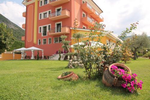 Skats, FILIPPONE HOTEL&RISTORANTE in Gioia Dei Marsi