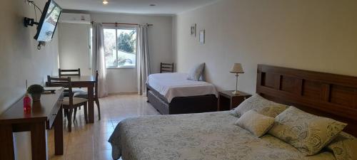 1 double bed, 2 twin beds