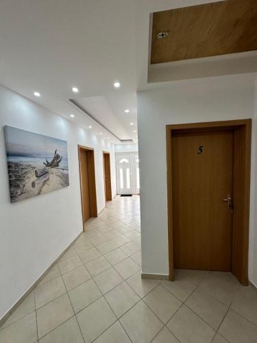 Studio with Balcony image 8