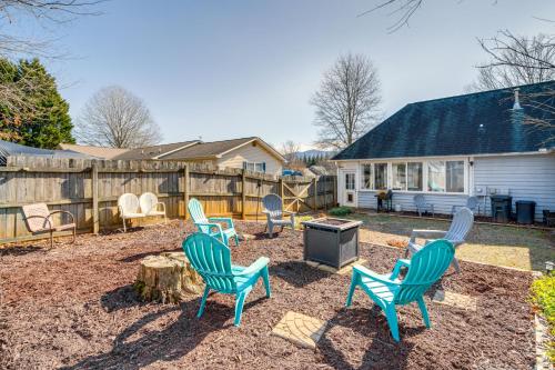 Quiet Black Mountain Home with Grill and Fire Pit in Black Mountain, USA