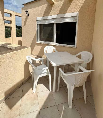 Studio with Balcony image 1