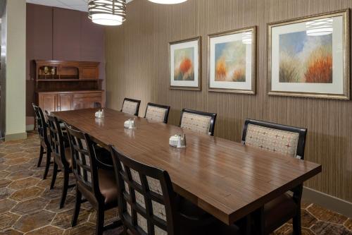 DoubleTree by Hilton Kansas City - Overland Park