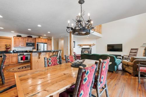 Silvertip Ski Haus