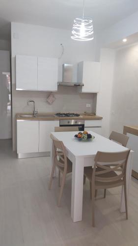 Kitchen, Casa vacanza lido del sole in Rodi Garganico